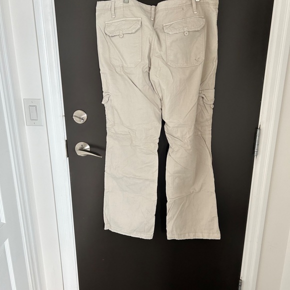 American Eagle Cargo Pants - Picture 5 of 5